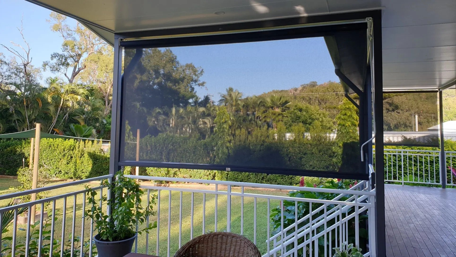 Outdoor shade solutions with customizable blinds