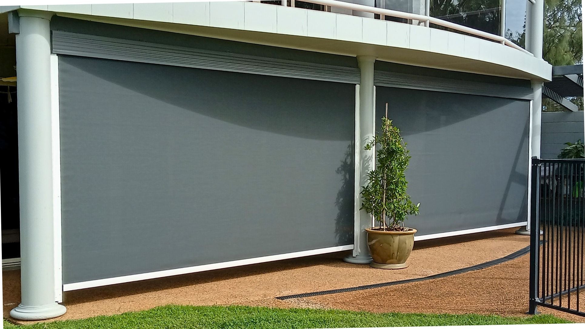 Create an inviting outdoor space with café blinds