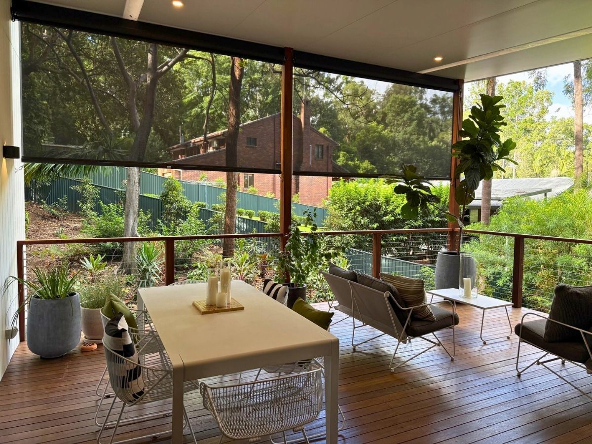 Crank & Clip Outdoor Blinds with UV protection fabric providing shade for alfresco entertaining areas – Ozrite